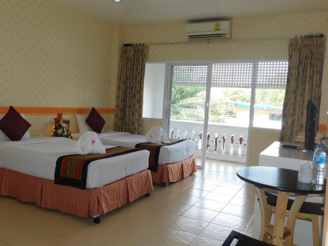 Be Fine Guesthouse Phuket Εξωτερικό φωτογραφία